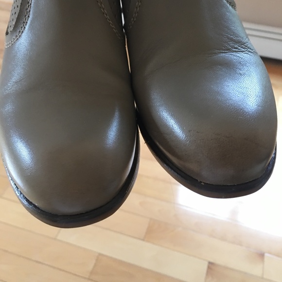 Soft leather gorgeous booties - Picture 11 of 16